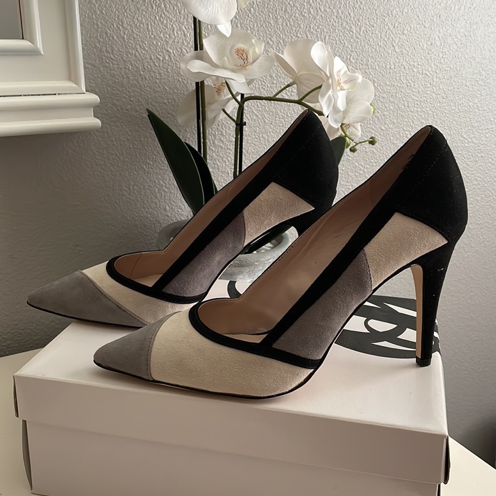 Pumps - Picture 3 of 6